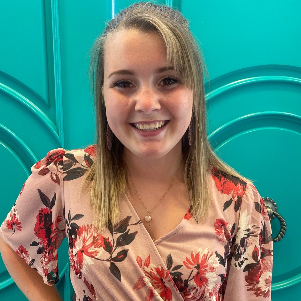 Meet your Posher, Courtney